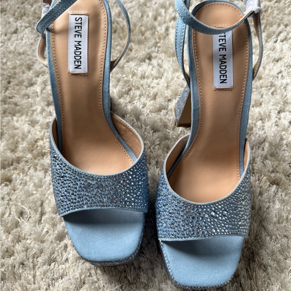 Steve Madden women’s size 8 Rhinestone Blue platform high heels. Prom/Formal - Picture 4 of 6